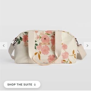 Elegant Floral Travel Duffle Bag in Cream and Pink
